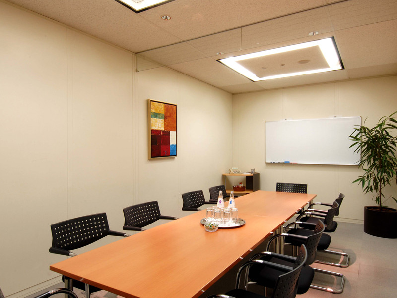 リージャス新宿パークタワーの画像「貸し会議室10人」