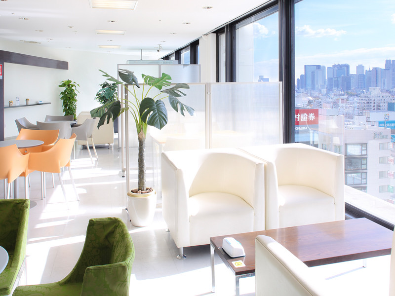 リージャス中野サンプラザのオフィス内部の画像「ビジネスラウンジ」