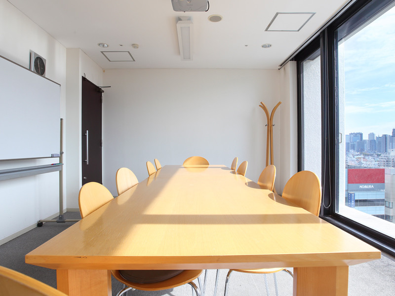 リージャス中野サンプラザのオフィス内部の画像「会議室10人」