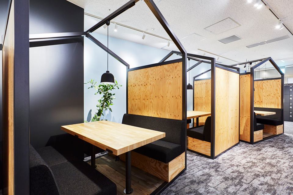 ワークスタイリング飯田橋のオフィス内部の画像「ボックス席」