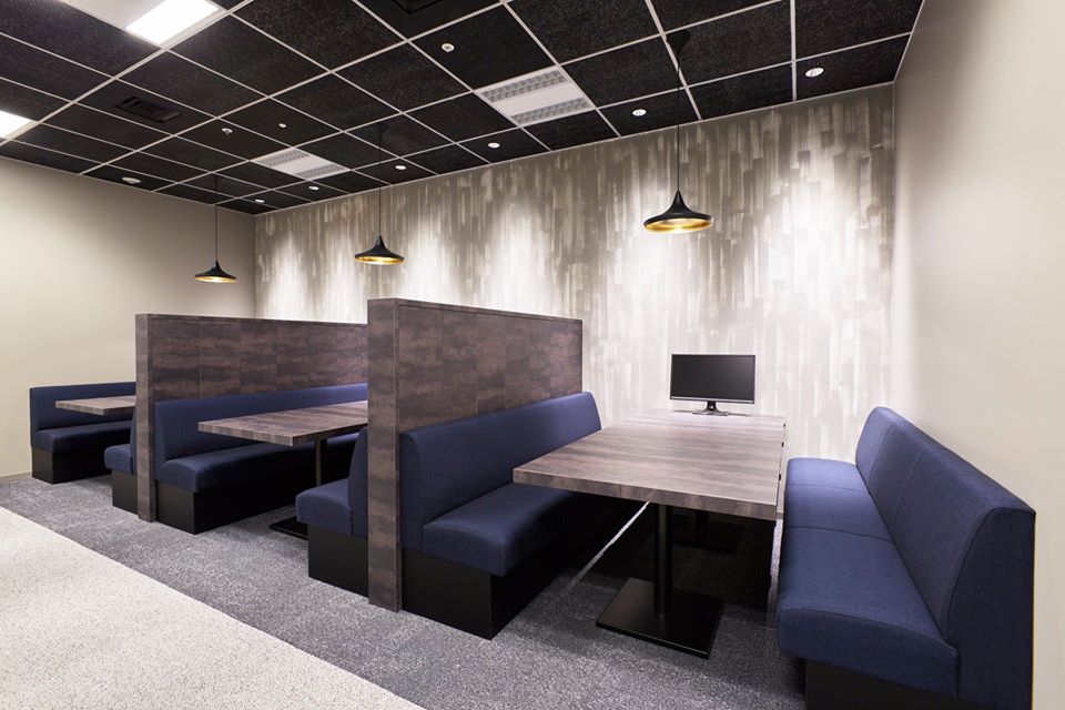 ワークスタイリング日本橋のオフィス内部の画像「ボックス席」