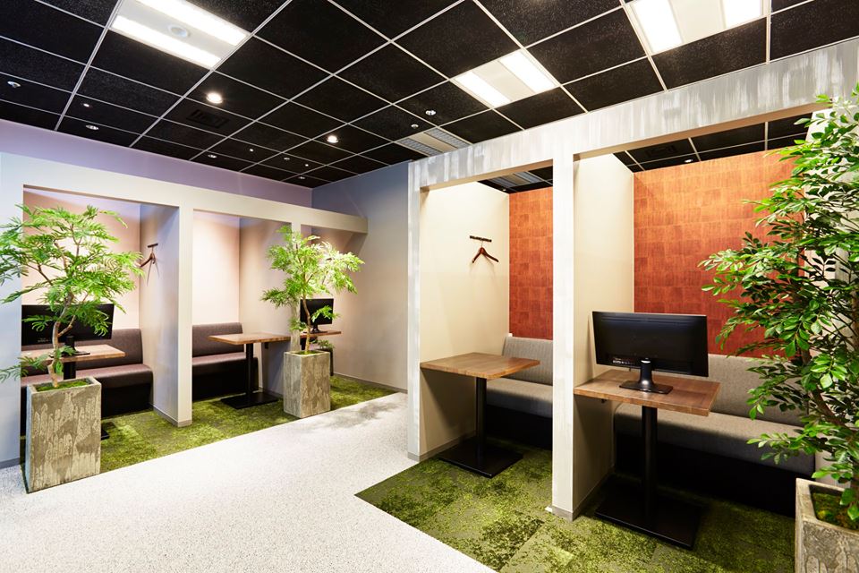 ワークスタイリング日本橋のオフィス内部の画像「ブース席」