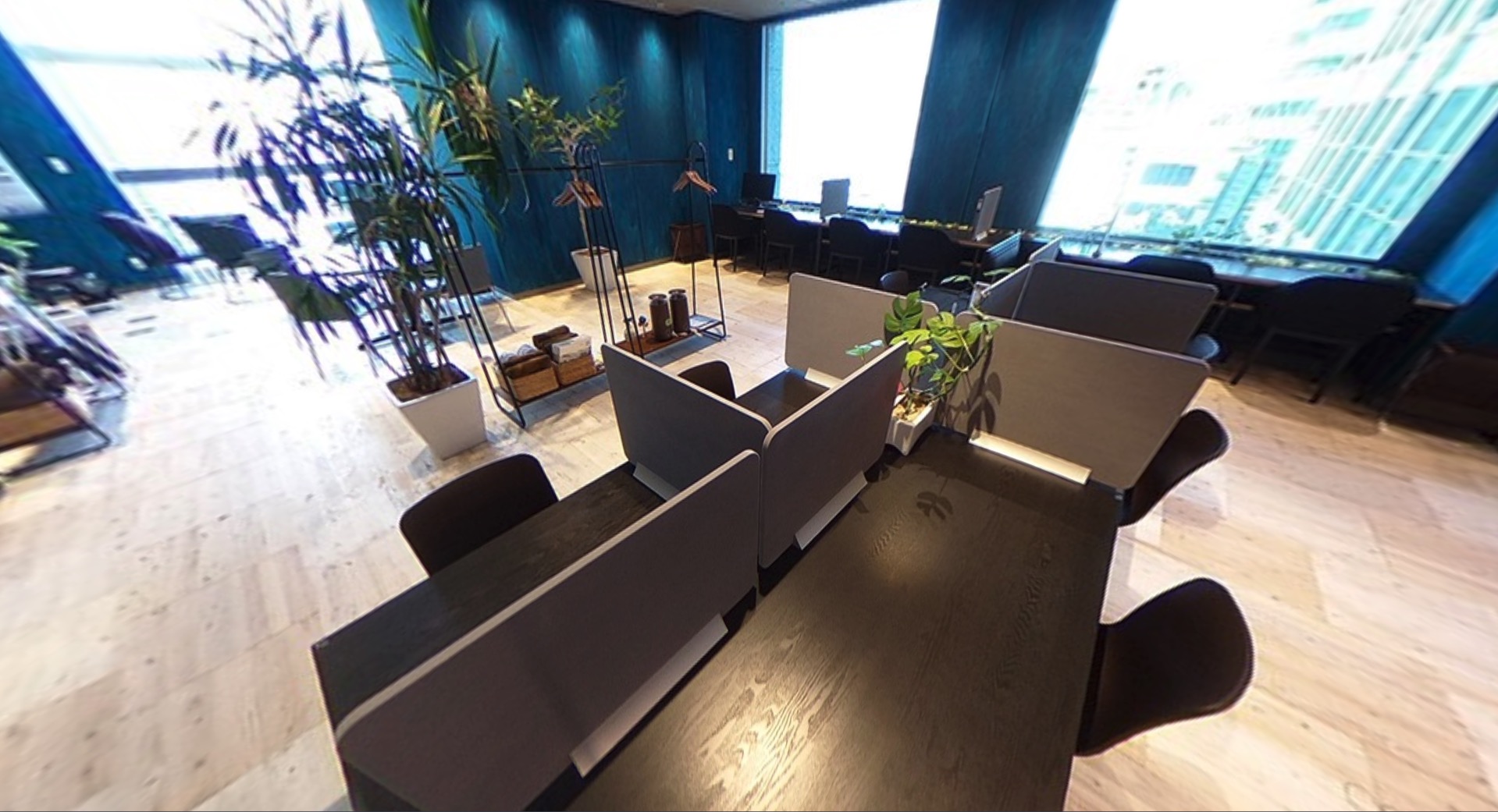 ワークスタイリング品川グランドセントラルタワーのオフィス内部の画像「コワーキングスペース」
