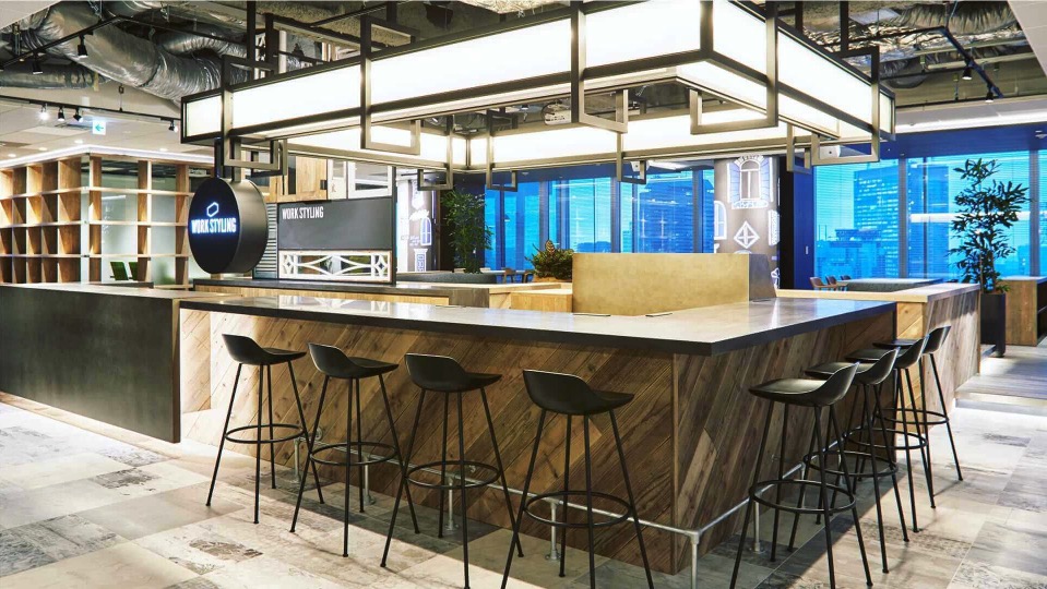 ワークスタイリング六本木ミッドタウンのオフィス内部の画像「バーカウンター」
