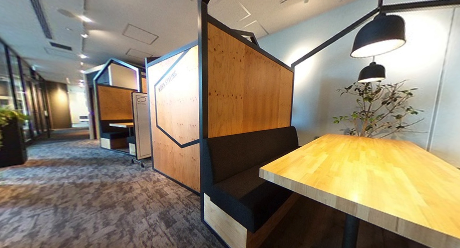 ワークスタイリング飯田橋のオフィス内部の画像「ブース席」