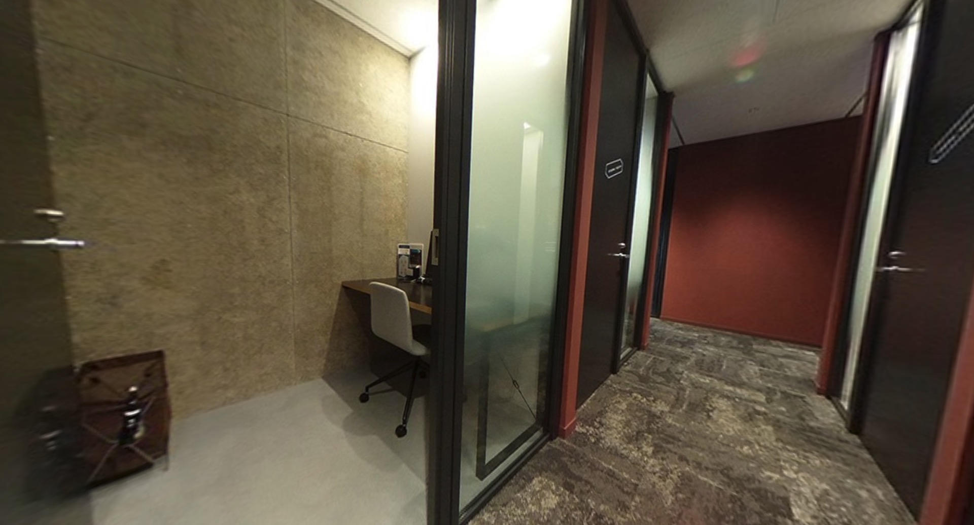 ワークスタイリング霞が関のオフィス内部の画像「個室席」