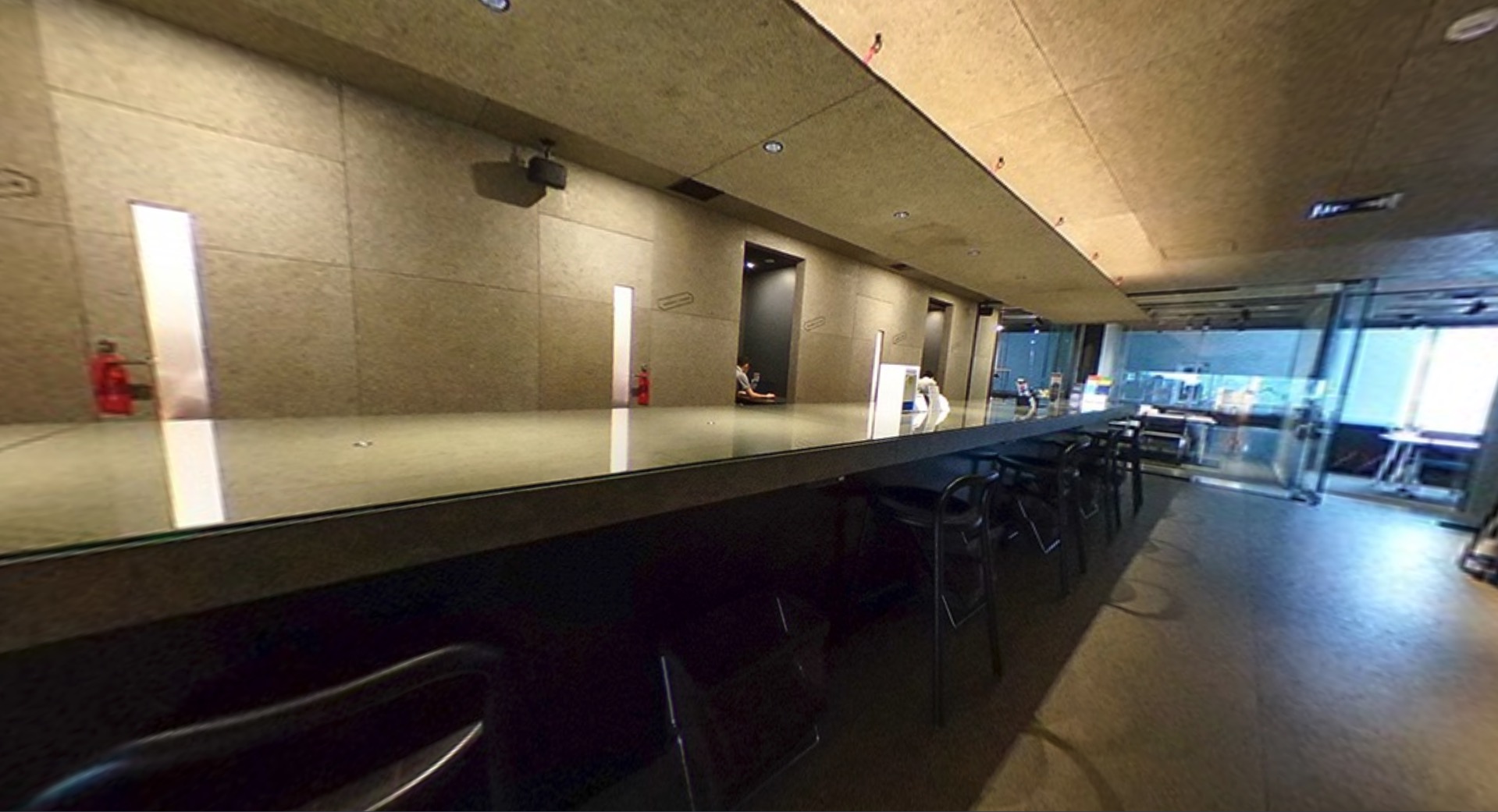 ワークスタイリング霞が関のオフィス内部の画像「カウンター席3」